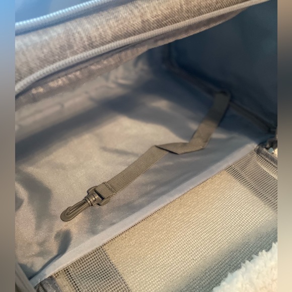 Grey collapsible Travel Carrier for Small Pet - Picture 8 of 11